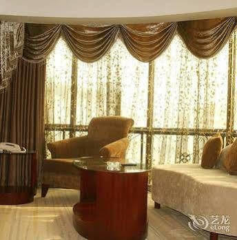 Wu Liang Ye Grand Hotel 成都 エクステリア 写真